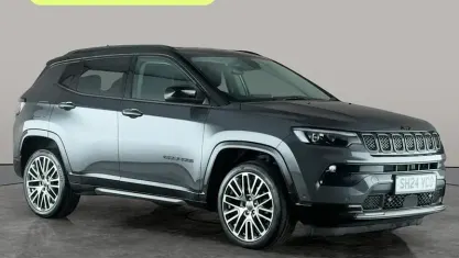Usado Jeep Compass Altitude 131 HP (96 kW) 2024 Cinzento SUV
