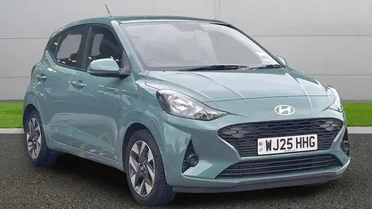 Used Hyundai i10 Advanced 63 HP (46 kW) 2025 Green Hatchback