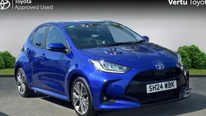 Used Toyota Yaris 116 HP (85 kW) 2024 Juniper blue (metallic paint) Hatchback
