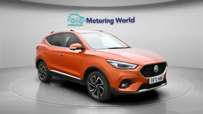 Gebraucht MG ZS Exclusive 106 PS (77 kW) 2023 Orange SUV