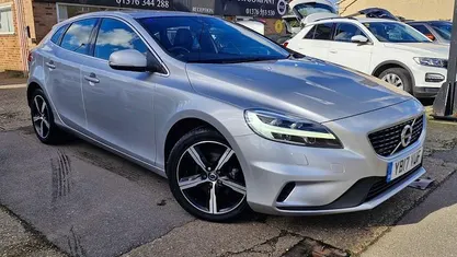Used Volvo V40 R-Design 120 HP (88 kW) 2019 Hatchback