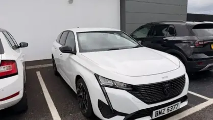 Used Peugeot 308 SW Allure Premium 131 HP (96 kW) 2023 White Estate