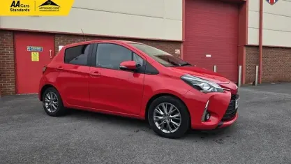 Used Toyota Yaris 111 HP (81 kW) 2018 Red Hatchback