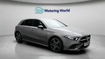 Usado Mercedes A200 AMG line 163 CV (119 kW) 2022 Gris Utilitario