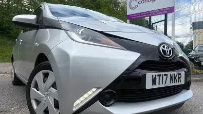 Usado Toyota Aygo X-play 69 CV (50 kW) 2018 Utilitario