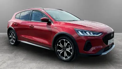 Used Ford Focus Active X 125 HP (91 kW) 2023 Red Hatchback