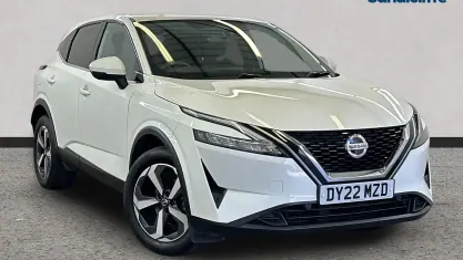 Używany Nissan Qashqai N-Connecta 140 KM (102 kW) 2022 Biały SUV