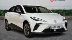 Solid arctic white Used 2023 MG MG4 EV SE Hatchback | £17,850 (Fair price)