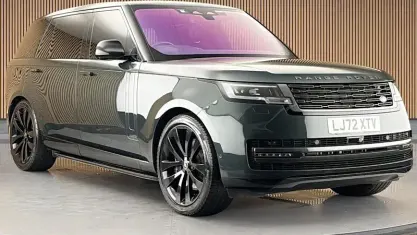 Used Land Rover Range Rover Autobiography 530 HP (389 kW) 2023 Belgravia green (1dv) SUV