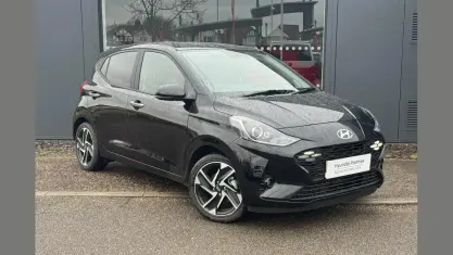 New Hyundai i10 Premium 79 HP (58 kW) 2025 Phantom black Hatchback