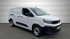 White New 2024 Vauxhall Combo MPV | £18,514 (Fair price)