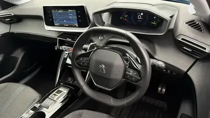 Begagnad Peugeot 208 Allure+ 102 HK (75 kW) 2023 Blå Halvkombi