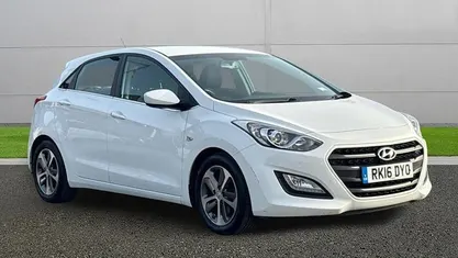 Used Hyundai i30 SE 101 HP (74 kW) 2016 White Hatchback