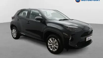 Used Toyota Yaris Hybrid 116 HP (85 kW) 2025 Black Estate