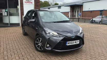 Used Toyota Yaris Hybrid 101 HP (74 kW) 2019 Hatchback