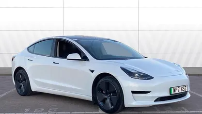 White Used 2021 Tesla Model 3 Standard Range Sedan | £16,874 (Fair price)
