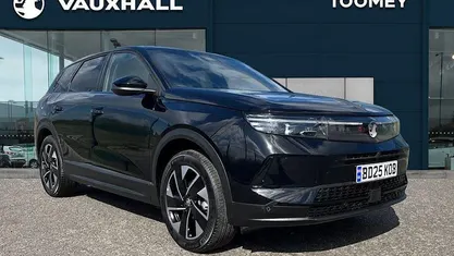 Second-hand Vauxhall Grandland X Ultimate 136 CP (100 kW) 2025 Negru SUV