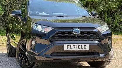 Usado Toyota RAV4 Edition 218 HP (160 kW) 2021 SUV