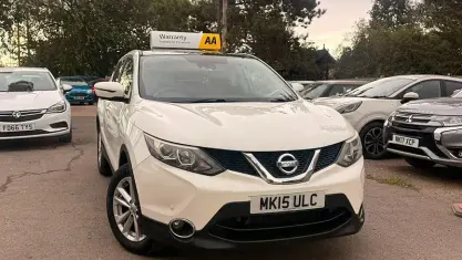 Used Nissan Qashqai Acenta Premium 116 HP (85 kW) 2015 White SUV
