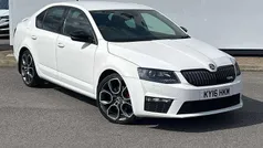 Candy white Used 2016 Skoda Octavia vRS Hatchback | £15,995 (Fair price)