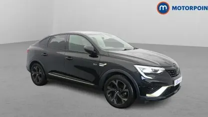 Begagnad Renault Arkana Engineered 143 HK (105 kW) 2023 Svart SUV