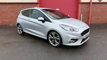 Używany Ford Fiesta ST-Line 120 KM (88 kW) 2018 Srebrny Hatchback
