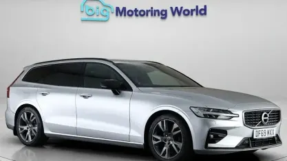 Usado Volvo V60 R-Design 150 HP (110 kW) 2020 Prateado Carrinha