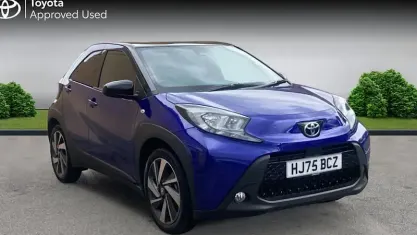 Used Toyota Aygo X 72 HP (52 kW) 2025 Juniper blue bitone SUV