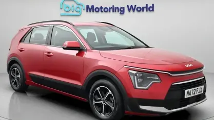 Gebraucht Kia Niro 182 PS (133 kW) 2023 Rot SUV