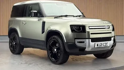 Used Land Rover Defender HSE 300 HP (220 kW) 2021 Green SUV