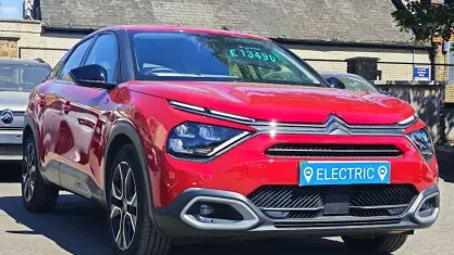 Used Citroën e-C4 Shine 100 kW (136 HP) 2022 Red Hatchback