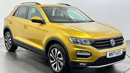Usado VW T-Roc Active 150 HP (110 kW) 2021 Amarelo SUV