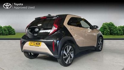 Used Toyota Aygo X 72 HP (52 kW) 2023 Beige SUV