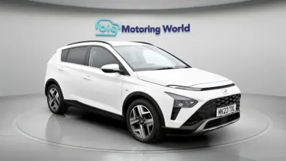 Usado Hyundai Bayon Premium 101 HP (74 kW) 2023 Branco SUV