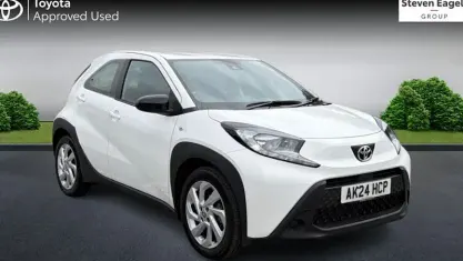 Used Toyota Aygo X PURE 72 HP (52 kW) 2024 White SUV