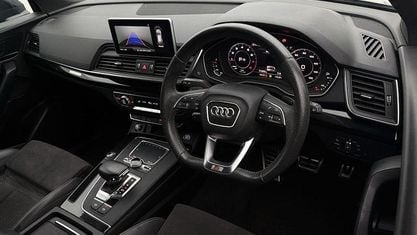 Używany Audi Q5 Black Edition 245 KM (180 kW) 2019 Szary SUV