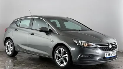 Used Vauxhall Astra SRi 101 HP (74 kW) 2018 Hatchback