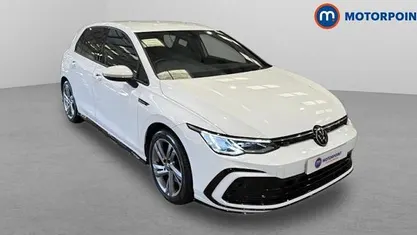 Second-hand VW Golf VIII R-line 131 CP (96 kW) 2021 Alb Hatchback