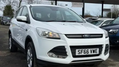 Used Ford Kuga Zetec 150 HP (110 kW) 2016 White SUV