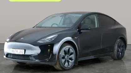 Begagnad Tesla Model Y Long Range RWD 255 kW (347 HK) 2024 Svart SUV