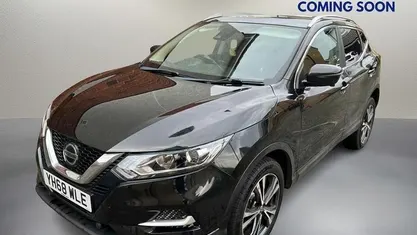 Black Used 2018 Nissan Qashqai N-Connecta SUV | £10,450 (Good price)