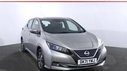 Usado Nissan Leaf Acenta 110 kW (150 HP) 2021 Prateado Citadino