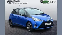 Blue/black Used 2017 Toyota Yaris Hybrid Hatchback | £9,750 (Fair price)