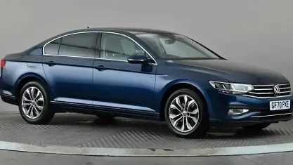Used VW Passat SEL 150 HP (110 kW) 2020 Blue Sedan