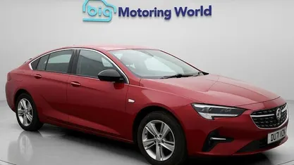 Red Used 2021 Vauxhall Insignia SRi Hatchback | £11,000 (Fair price)