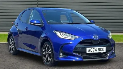Used Toyota Yaris Design 116 HP (85 kW) 2024 Blue Hatchback