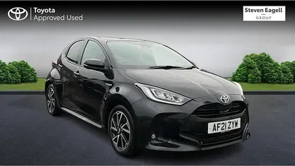 Used 2025 Toyota Yaris Hybrid Design Hatchback | £15,740 (Super price)