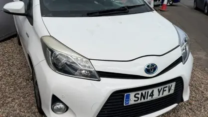 Used Toyota Yaris Trend 101 HP (74 kW) 2014 White Hatchback