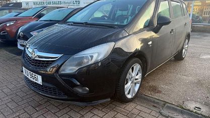 Usado Vauxhall Zafira Tourer SRi 140 HP (102 kW) 2016 Preto Monovolume