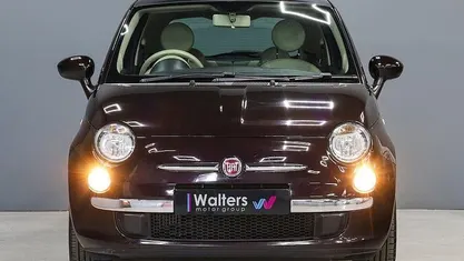 Usado Fiat 500 Lounge 105 HP (77 kW) 2014 Roxo Citadino